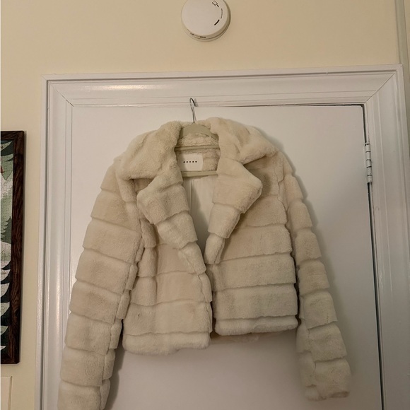Blank NYC Quilted Faux Fur crop jacket - Picture 2 of 3